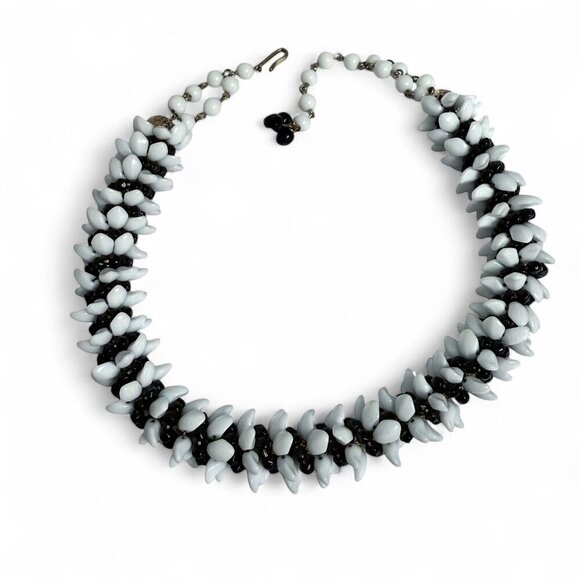 Vintage 1950s Milk Glass and Black Bead Necklace - Picture 10 of 11